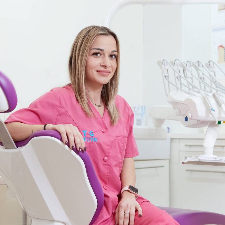 studio dentistico tg dental roma dentista finocchio borghesiana bambini Ilaria aso